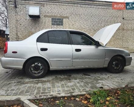 Серый Хендай Акцент, объемом двигателя 1.6 л и пробегом 480 тыс. км за 1200 $, фото 8 на Automoto.ua