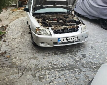 Серый Хендай Акцент, объемом двигателя 1.6 л и пробегом 480 тыс. км за 1200 $, фото 1 на Automoto.ua