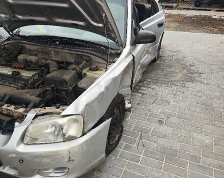 Серый Хендай Акцент, объемом двигателя 1.6 л и пробегом 480 тыс. км за 1200 $, фото 6 на Automoto.ua