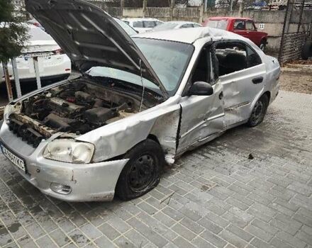 Серый Хендай Акцент, объемом двигателя 1.6 л и пробегом 480 тыс. км за 1200 $, фото 4 на Automoto.ua