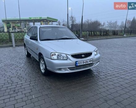 Сірий Хендай Акцент, об'ємом двигуна 1.49 л та пробігом 323 тис. км за 3199 $, фото 1 на Automoto.ua