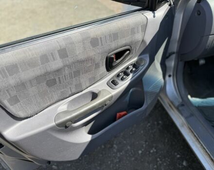 Серый Хендай Акцент, объемом двигателя 1.3 л и пробегом 229 тыс. км за 2200 $, фото 9 на Automoto.ua