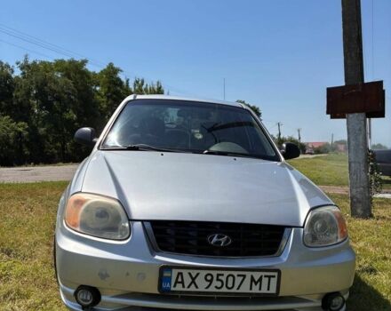 Серый Хендай Акцент, объемом двигателя 1.3 л и пробегом 300 тыс. км за 2800 $, фото 5 на Automoto.ua
