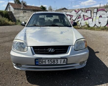 Серый Хендай Акцент, объемом двигателя 1.3 л и пробегом 229 тыс. км за 2200 $, фото 1 на Automoto.ua