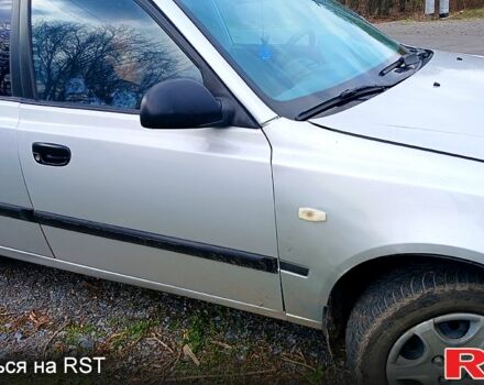 Хендай Акцент 2004 в Новомосковске на Automoto.ua Серый Хендай Акцент, объемом двигателя 1.5 л и пробегом 220 тыс. км за 4000 $, фото 3 на Automoto.ua