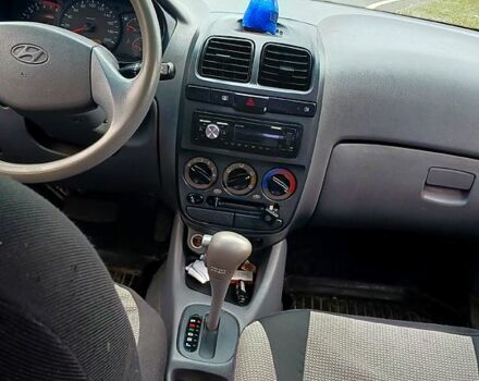 Хендай Акцент 2004 в Новомосковске на Automoto.ua Серый Хендай Акцент, объемом двигателя 1.5 л и пробегом 220 тыс. км за 4000 $, фото 5 на Automoto.ua