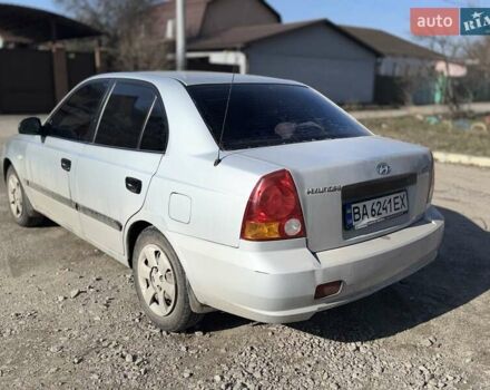 Серый Хендай Акцент, объемом двигателя 1.5 л и пробегом 195 тыс. км за 3000 $, фото 3 на Automoto.ua