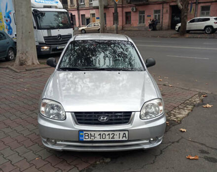 Серый Хендай Акцент, объемом двигателя 1.5 л и пробегом 170 тыс. км за 3000 $, фото 1 на Automoto.ua
