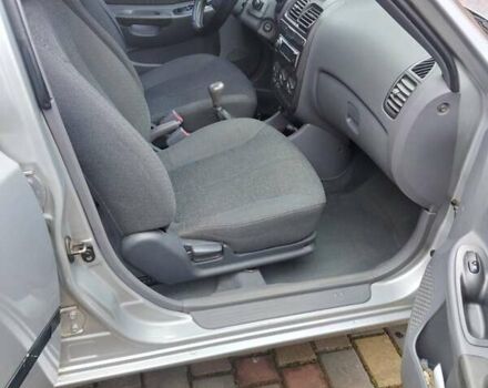 Серый Хендай Акцент, объемом двигателя 1.5 л и пробегом 218 тыс. км за 3250 $, фото 7 на Automoto.ua