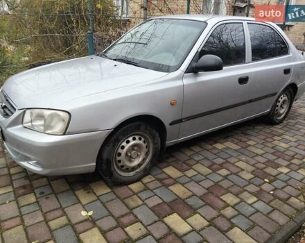 Серый Хендай Акцент, объемом двигателя 1.5 л и пробегом 218 тыс. км за 3250 $, фото 3 на Automoto.ua