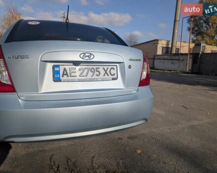 Серый Хендай Акцент, объемом двигателя 1.4 л и пробегом 118 тыс. км за 5000 $, фото 5 на Automoto.ua