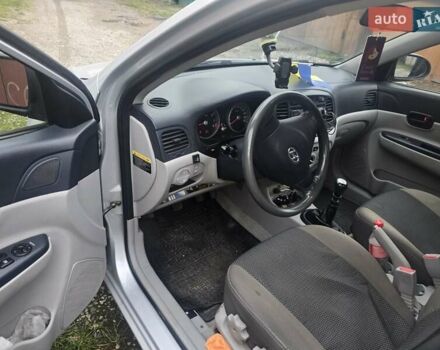 Сірий Хендай Акцент, об'ємом двигуна 1.4 л та пробігом 206 тис. км за 4000 $, фото 2 на Automoto.ua