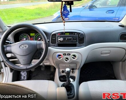 Серый Хендай Акцент, объемом двигателя 1.4 л и пробегом 240 тыс. км за 4100 $, фото 6 на Automoto.ua