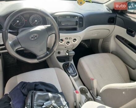 Серый Хендай Акцент, объемом двигателя 1.4 л и пробегом 138 тыс. км за 4900 $, фото 2 на Automoto.ua