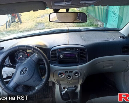 Серый Хендай Акцент, объемом двигателя 1.4 л и пробегом 231 тыс. км за 5400 $, фото 7 на Automoto.ua