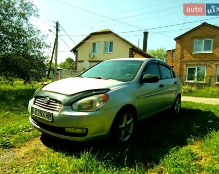 Сірий Хендай Акцент, об'ємом двигуна 1.49 л та пробігом 218 тис. км за 4300 $, фото 1 на Automoto.ua