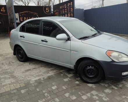 Серый Хендай Акцент, объемом двигателя 1.4 л и пробегом 234 тыс. км за 5000 $, фото 2 на Automoto.ua