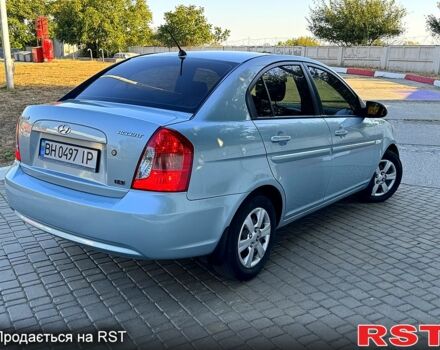 Серый Хендай Акцент, объемом двигателя 1.6 л и пробегом 139 тыс. км за 6000 $, фото 3 на Automoto.ua