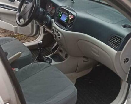 Серый Хендай Акцент, объемом двигателя 1.4 л и пробегом 228 тыс. км за 4400 $, фото 17 на Automoto.ua