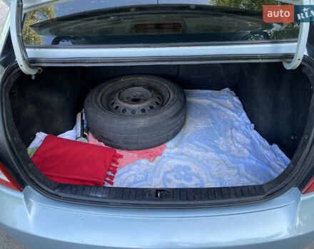 Серый Хендай Акцент, объемом двигателя 1.4 л и пробегом 220 тыс. км за 4000 $, фото 12 на Automoto.ua