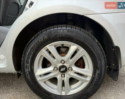 Сірий Хендай Акцент, об'ємом двигуна 1.6 л та пробігом 177 тис. км за 5900 $, фото 12 на Automoto.ua