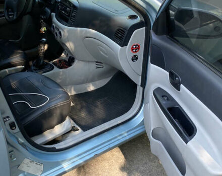 Серый Хендай Акцент, объемом двигателя 1.4 л и пробегом 220 тыс. км за 4000 $, фото 9 на Automoto.ua