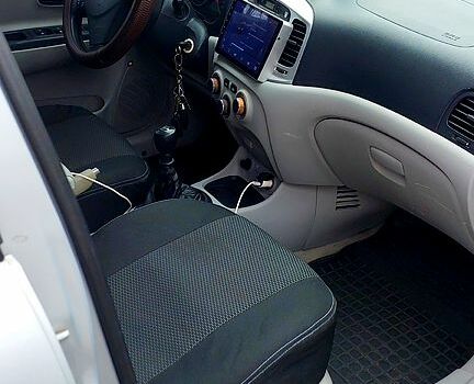 Хендай Акцент 2007 у Кривому Розі на Automoto.ua Сірий Хендай Акцент, об'ємом двигуна 1.4 л та пробігом 275 тис. км за 4000 $, фото 5 на Automoto.ua