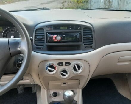 Серый Хендай Акцент, объемом двигателя 0 л и пробегом 216 тыс. км за 4750 $, фото 5 на Automoto.ua