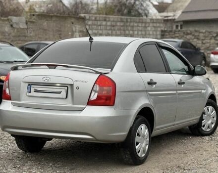 Серый Хендай Акцент, объемом двигателя 1.4 л и пробегом 149 тыс. км за 3650 $, фото 1 на Automoto.ua