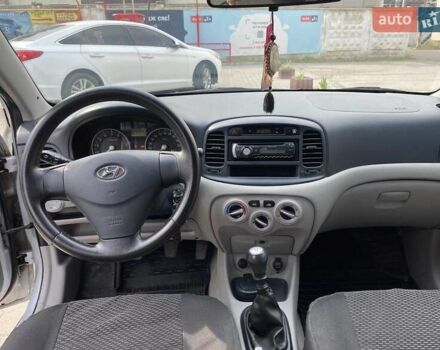 Сірий Хендай Акцент, об'ємом двигуна 1.4 л та пробігом 165 тис. км за 4900 $, фото 5 на Automoto.ua