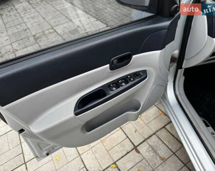 Сірий Хендай Акцент, об'ємом двигуна 1.4 л та пробігом 145 тис. км за 5500 $, фото 7 на Automoto.ua