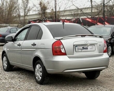 Серый Хендай Акцент, объемом двигателя 1.4 л и пробегом 149 тыс. км за 3650 $, фото 3 на Automoto.ua