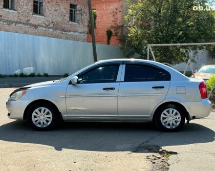Серый Хендай Акцент, объемом двигателя 1.4 л и пробегом 254 тыс. км за 3990 $, фото 2 на Automoto.ua