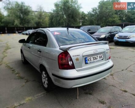 Серый Хендай Акцент, объемом двигателя 1.5 л и пробегом 232 тыс. км за 4205 $, фото 2 на Automoto.ua