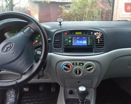 Серый Хендай Акцент, объемом двигателя 1.4 л и пробегом 228 тыс. км за 4400 $, фото 11 на Automoto.ua