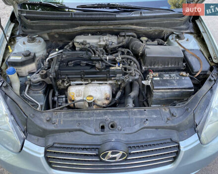 Серый Хендай Акцент, объемом двигателя 1.4 л и пробегом 220 тыс. км за 4000 $, фото 13 на Automoto.ua