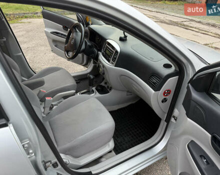 Сірий Хендай Акцент, об'ємом двигуна 1.6 л та пробігом 177 тис. км за 5900 $, фото 15 на Automoto.ua