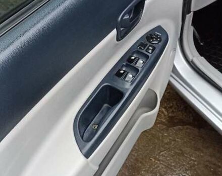 Серый Хендай Акцент, объемом двигателя 1.4 л и пробегом 228 тыс. км за 4400 $, фото 9 на Automoto.ua