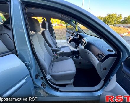 Серый Хендай Акцент, объемом двигателя 1.6 л и пробегом 139 тыс. км за 6000 $, фото 6 на Automoto.ua