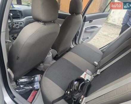 Сірий Хендай Акцент, об'ємом двигуна 1.4 л та пробігом 206 тис. км за 4000 $, фото 3 на Automoto.ua