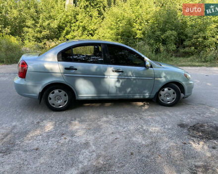 Серый Хендай Акцент, объемом двигателя 1.4 л и пробегом 220 тыс. км за 4000 $, фото 1 на Automoto.ua