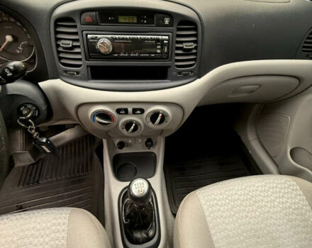 Серый Хендай Акцент, объемом двигателя 1.4 л и пробегом 182 тыс. км за 4300 $, фото 28 на Automoto.ua