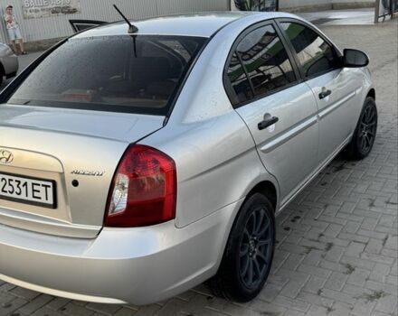 Серый Хендай Акцент, объемом двигателя 1.4 л и пробегом 253 тыс. км за 3850 $, фото 5 на Automoto.ua