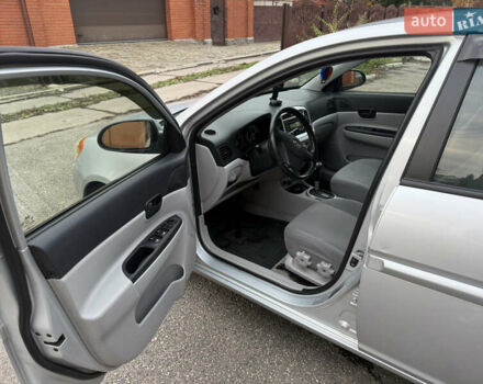 Сірий Хендай Акцент, об'ємом двигуна 1.6 л та пробігом 177 тис. км за 5900 $, фото 9 на Automoto.ua