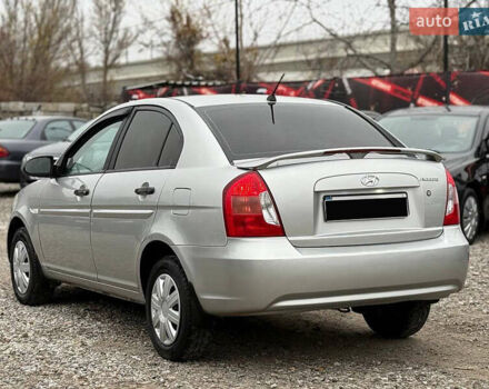 Серый Хендай Акцент, объемом двигателя 1.4 л и пробегом 149 тыс. км за 3650 $, фото 1 на Automoto.ua