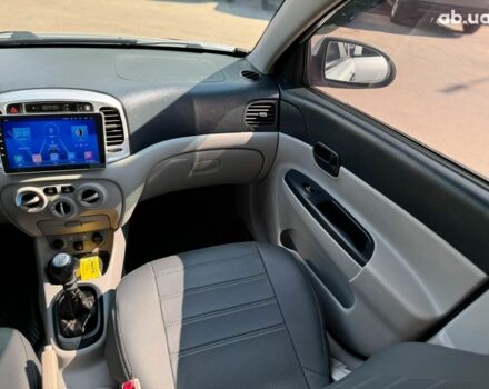 Серый Хендай Акцент, объемом двигателя 1.4 л и пробегом 254 тыс. км за 3990 $, фото 16 на Automoto.ua