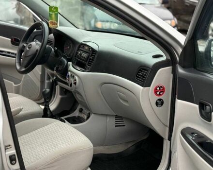 Серый Хендай Акцент, объемом двигателя 1.4 л и пробегом 149 тыс. км за 3650 $, фото 8 на Automoto.ua