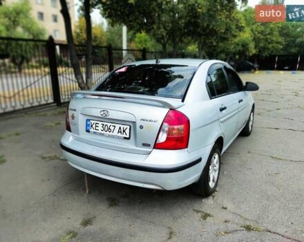 Серый Хендай Акцент, объемом двигателя 1.5 л и пробегом 232 тыс. км за 4205 $, фото 3 на Automoto.ua