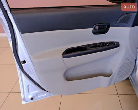 Серый Хендай Акцент, объемом двигателя 1.6 л и пробегом 55 тыс. км за 6900 $, фото 39 на Automoto.ua