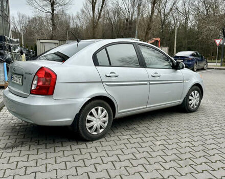 Серый Хендай Акцент, объемом двигателя 1.4 л и пробегом 207 тыс. км за 3850 $, фото 5 на Automoto.ua